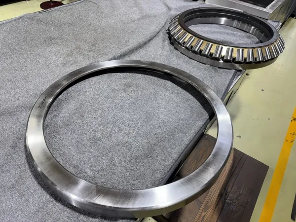 spherical-roller-thrust-bearings-heavy-duty-self-aligning-industrial-precision-transmission-accessor